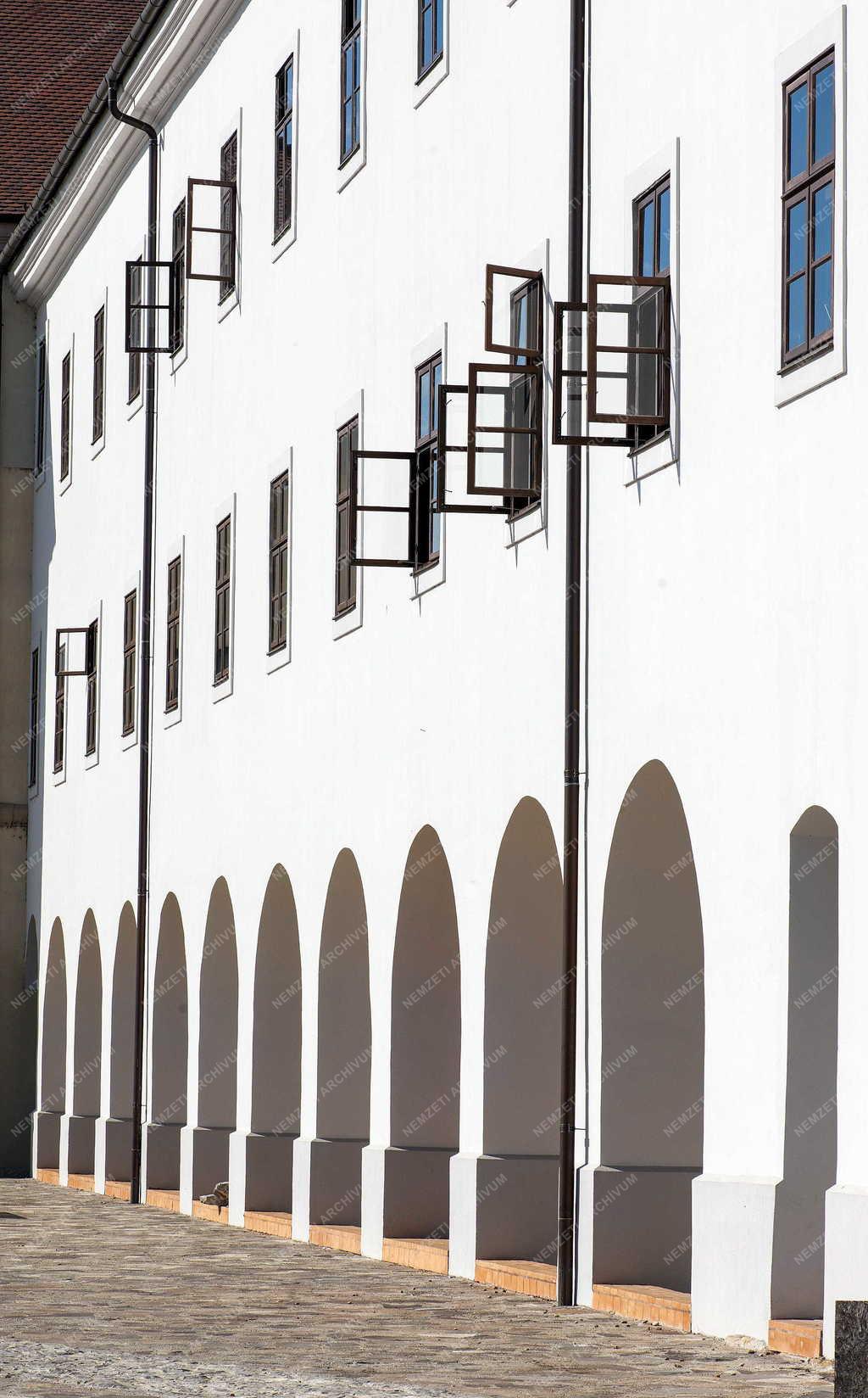 Műemlék - Nagyvárad - A felújított vár 