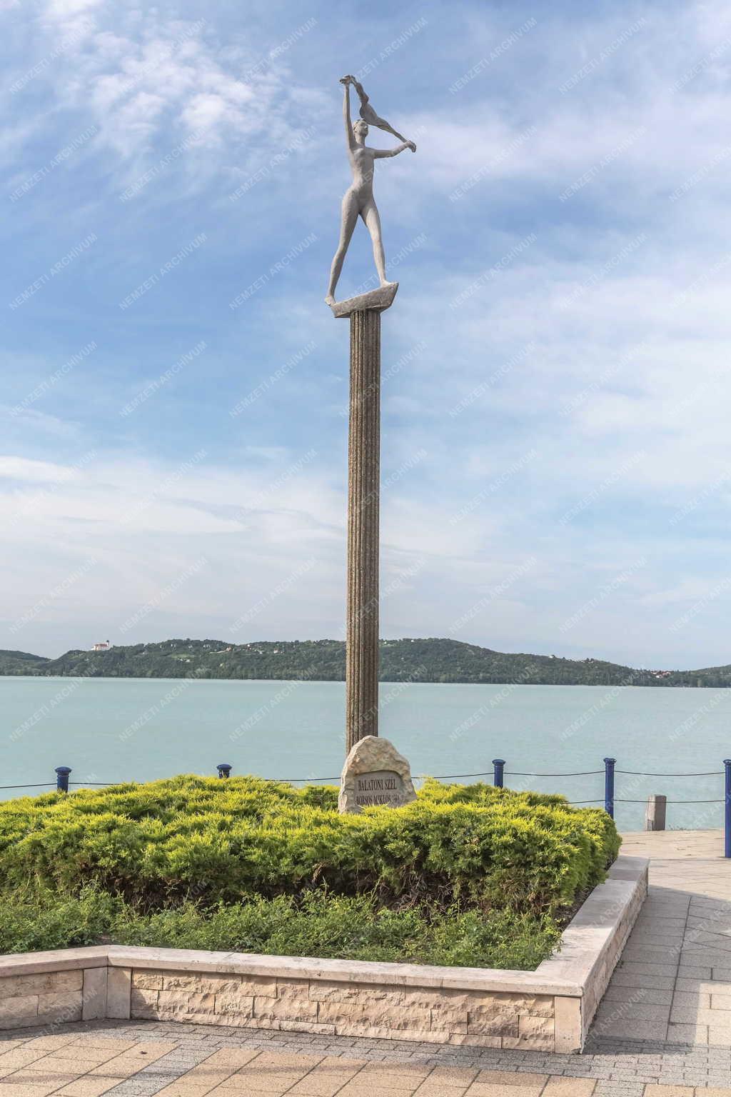 Műalkotás - Balatonfüred - Balatoni szél című szobor