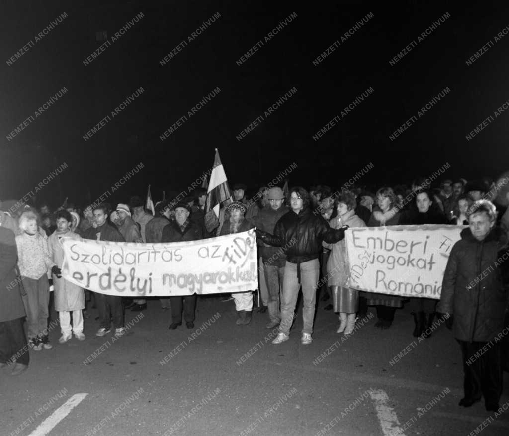 Demonstráció - Virrasztás Erdélyért