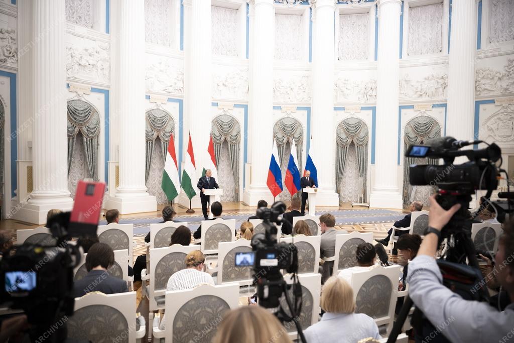 Orbán Viktor Moszkvában
