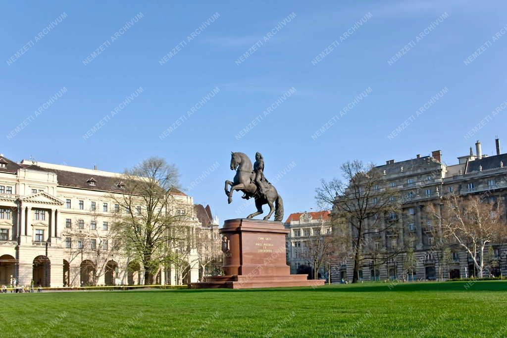 Műalkotás - Budapest -  Rákóczi Ferenc lovasszobra