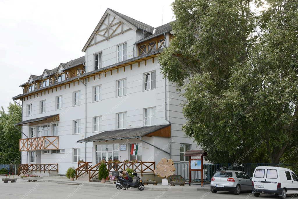 Épület - Kisköre - Közép-Tisza vidéki Vízügyi Igazgatóság