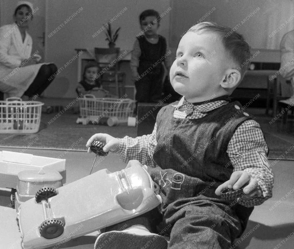 Oktatás - Új bölcsöde Szolnokon