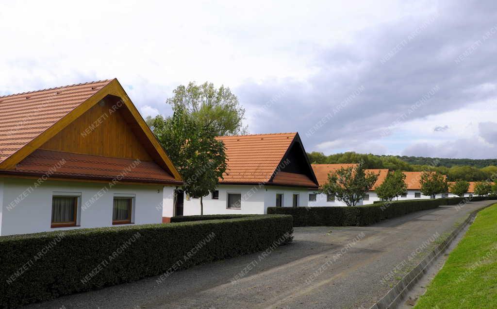 Turizmus - Legénd - Falukép