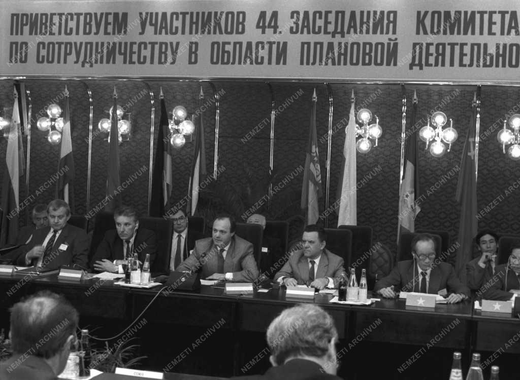 Külpolitika - A KGST Országok Terveztető Bizottságának 44. ülése