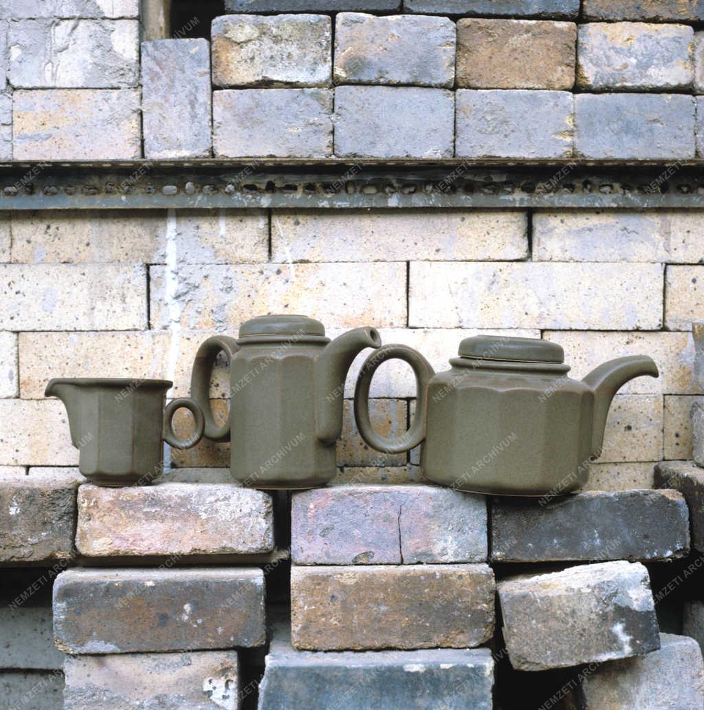 Képzőművészet - Nemzetközi Kerámia Kísérleti Stúdió