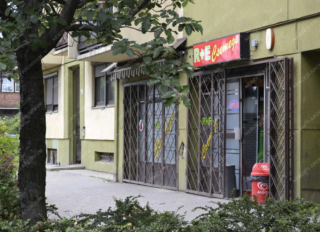 Kereskedelem - Budapest - Vegyesbolt a Kőbányai úton