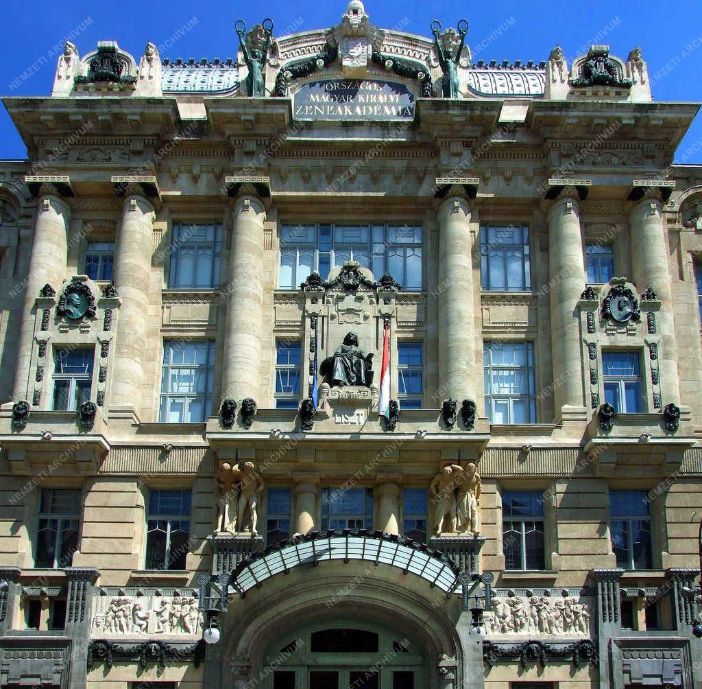 A Liszt Ferenc Zeneművészeti Egyetem épülete