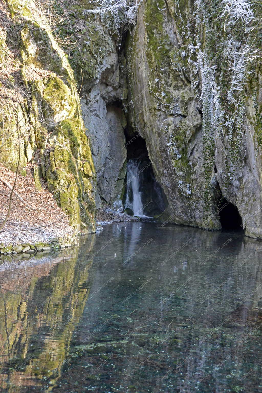 Természet - Szilvásvárad - A Szikla-forrás a Szalajka-völgyben