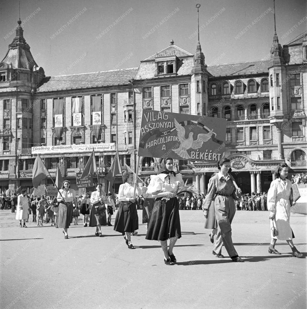 Ünnep - május elseje - Debrecen 