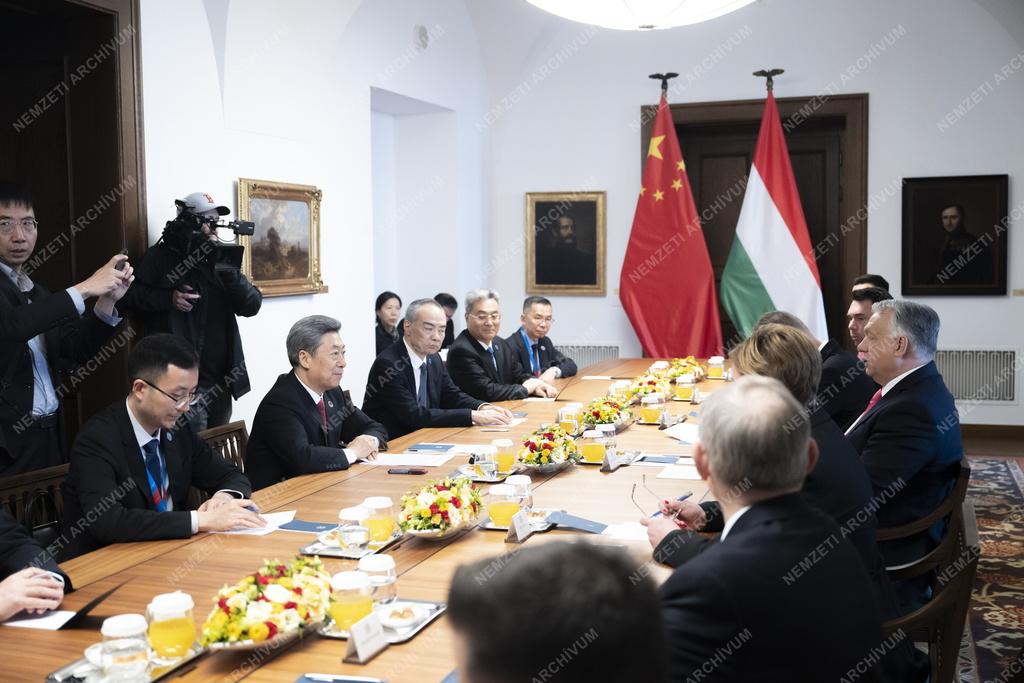 Orbán Viktor Csen Ven-csinggel tárgyalt Budapesten