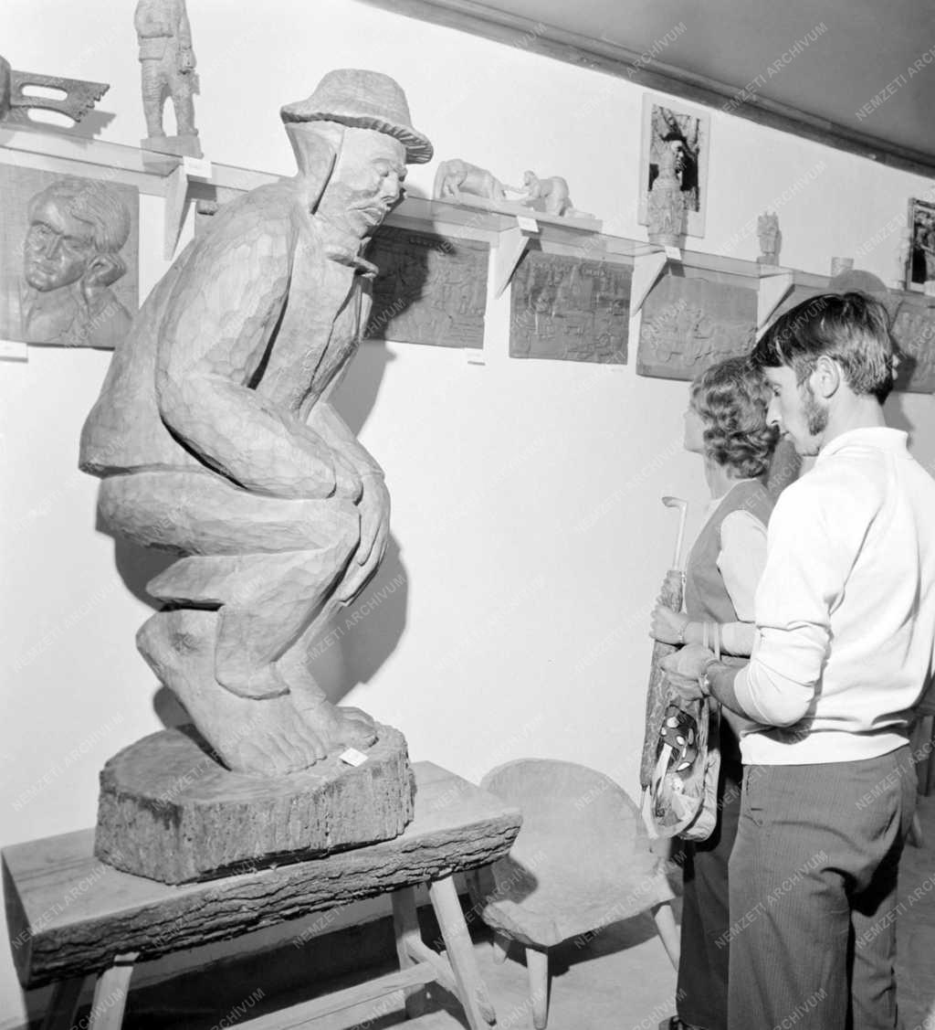 Kultúra - Népművészet - Asztalos Johák kiállítása