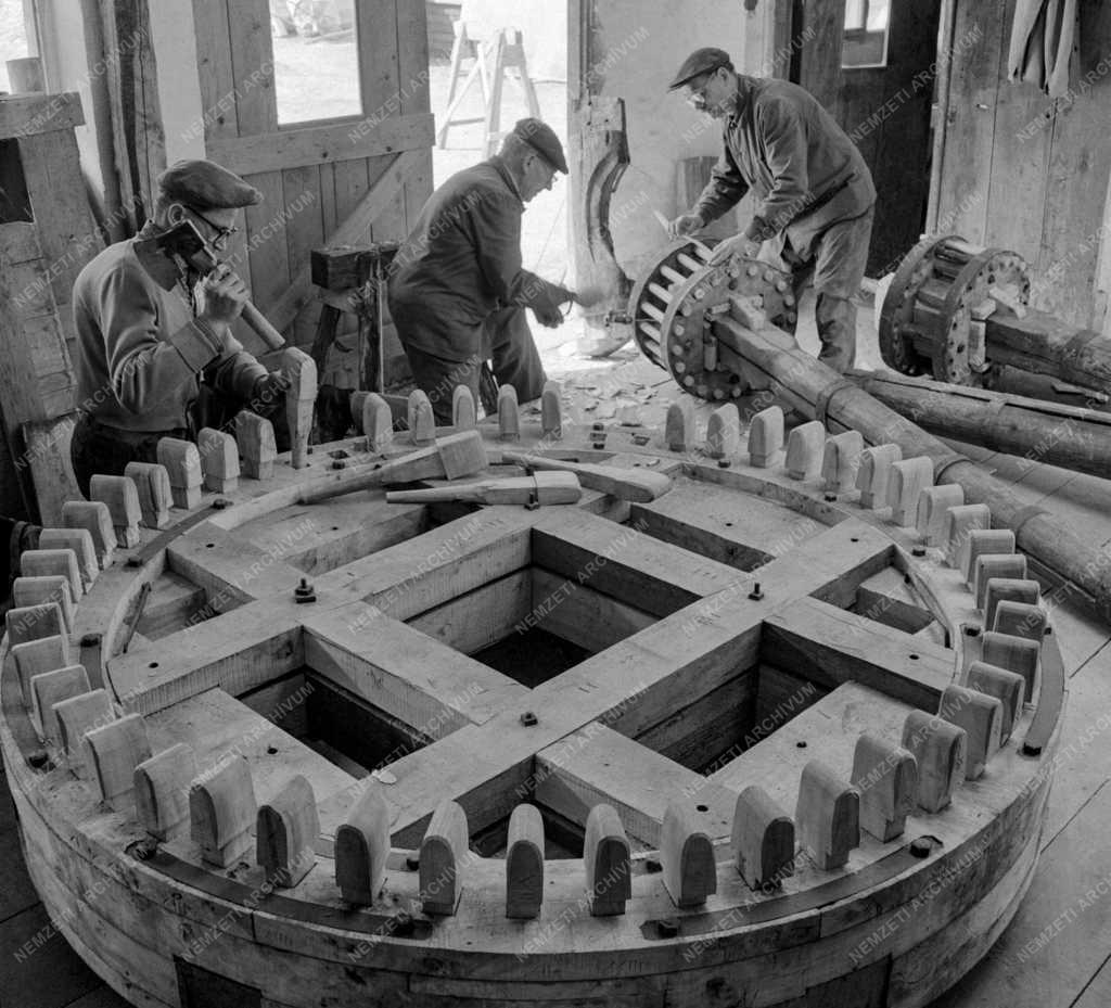 Műemlék - Helyreállítják a kiskunhalasi Sáfrik szélmalmot