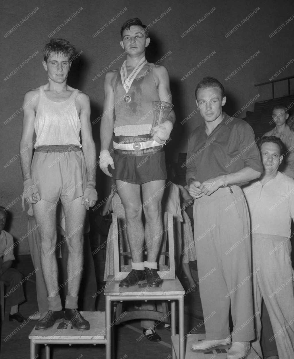 Sport - Ökölvívás - Magyarország 1957. évi egyéni ökölvívó bajnoksága