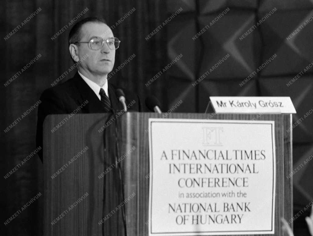 Gazdaság - A Financial Times kétnapos konferenciája Budapesten