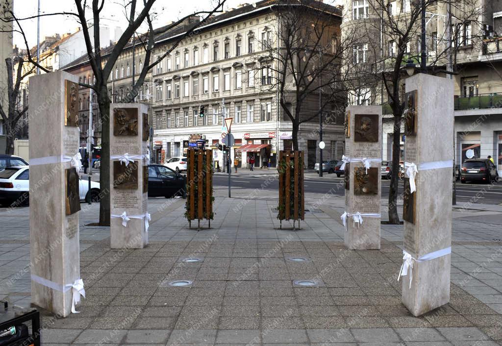 Városkép - Budapest - Muzsikus cigányok parkja