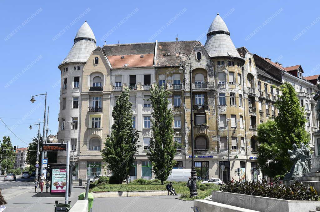Városkép - Közlekedés - Budapest - Móricz Zsigmond körtér