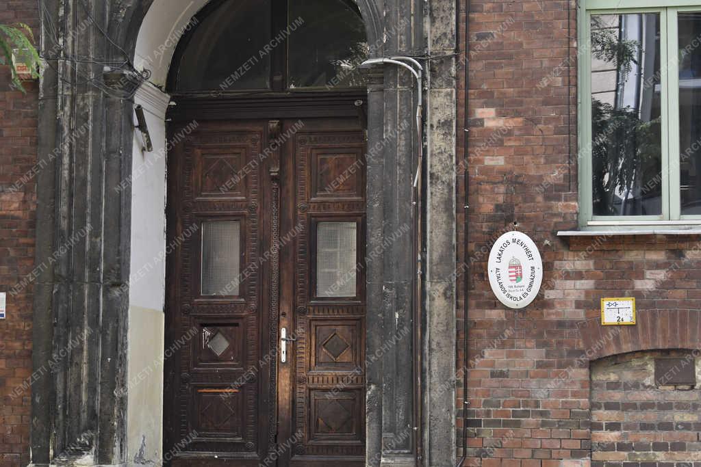 Közoktatás - Budapest - Lakatos Menyhért Általános Iskola és Gimnázium