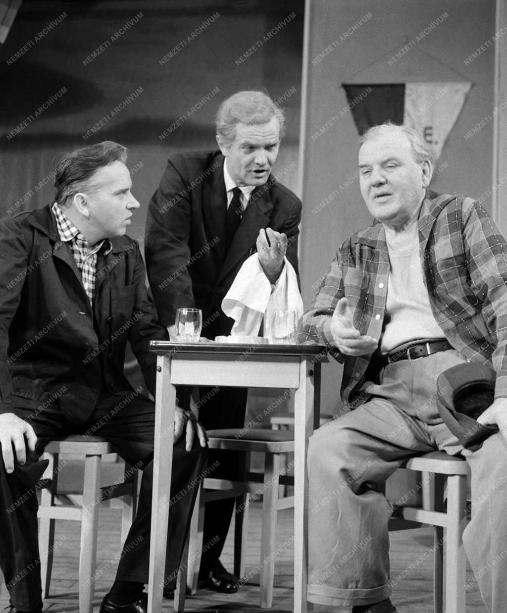 Kultúra - Kisfaludy Színház - Fülöp Kálmán: Bajnokcsapat