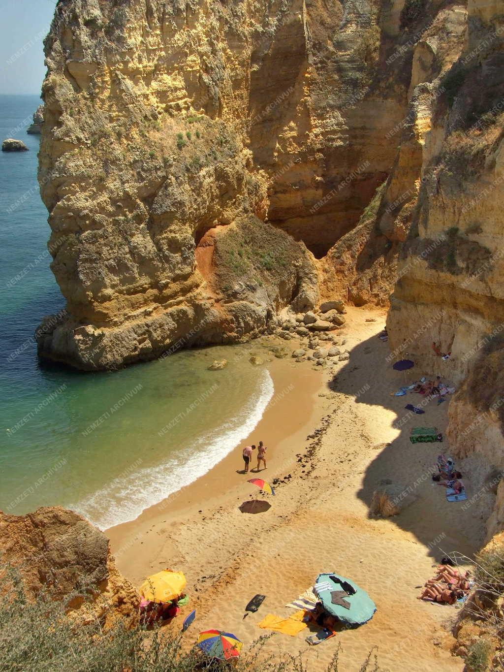 Portugália - Alvor - Népszerű fürdőhely