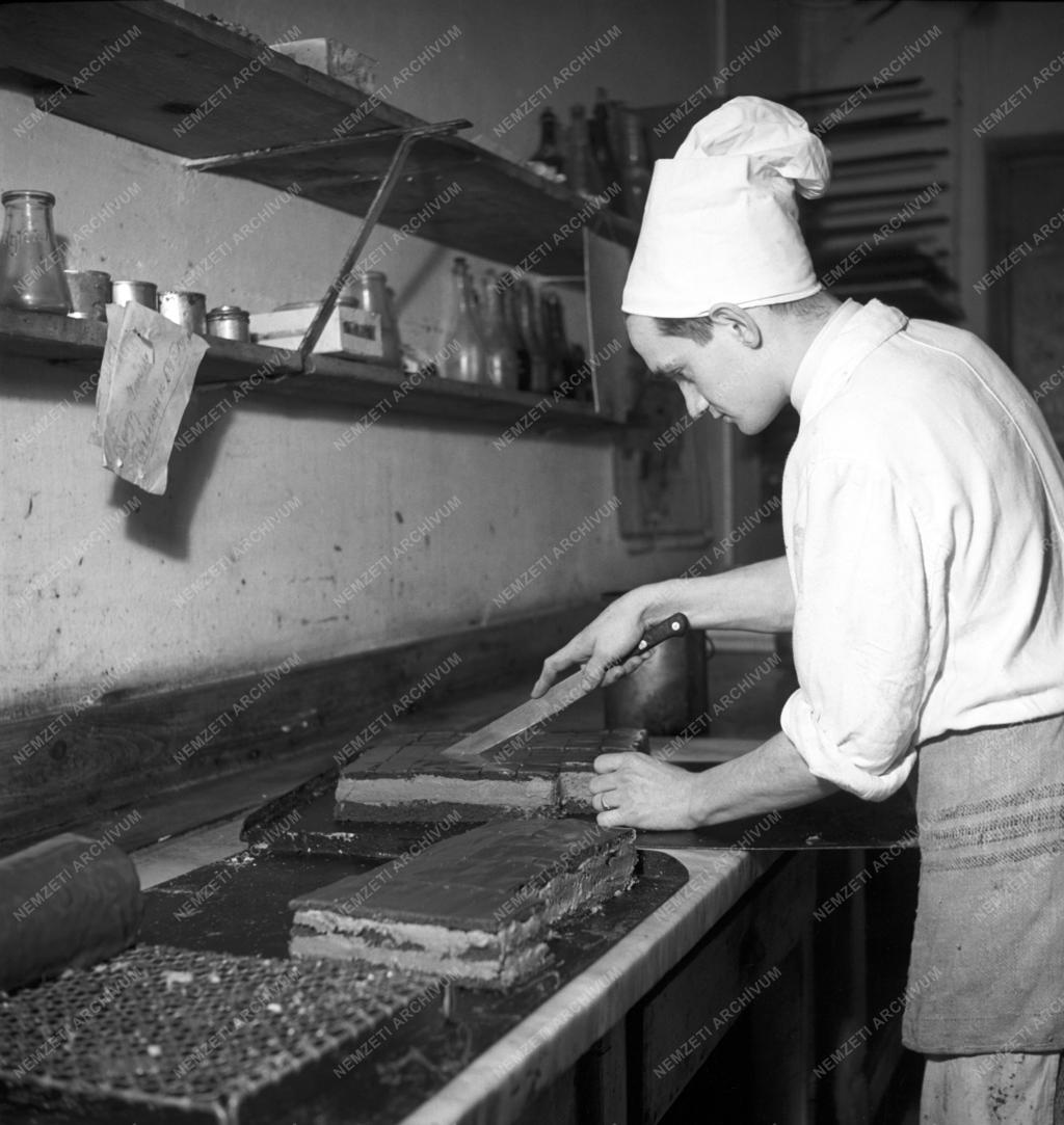 Vendéglátás - Gourmand cukrászda