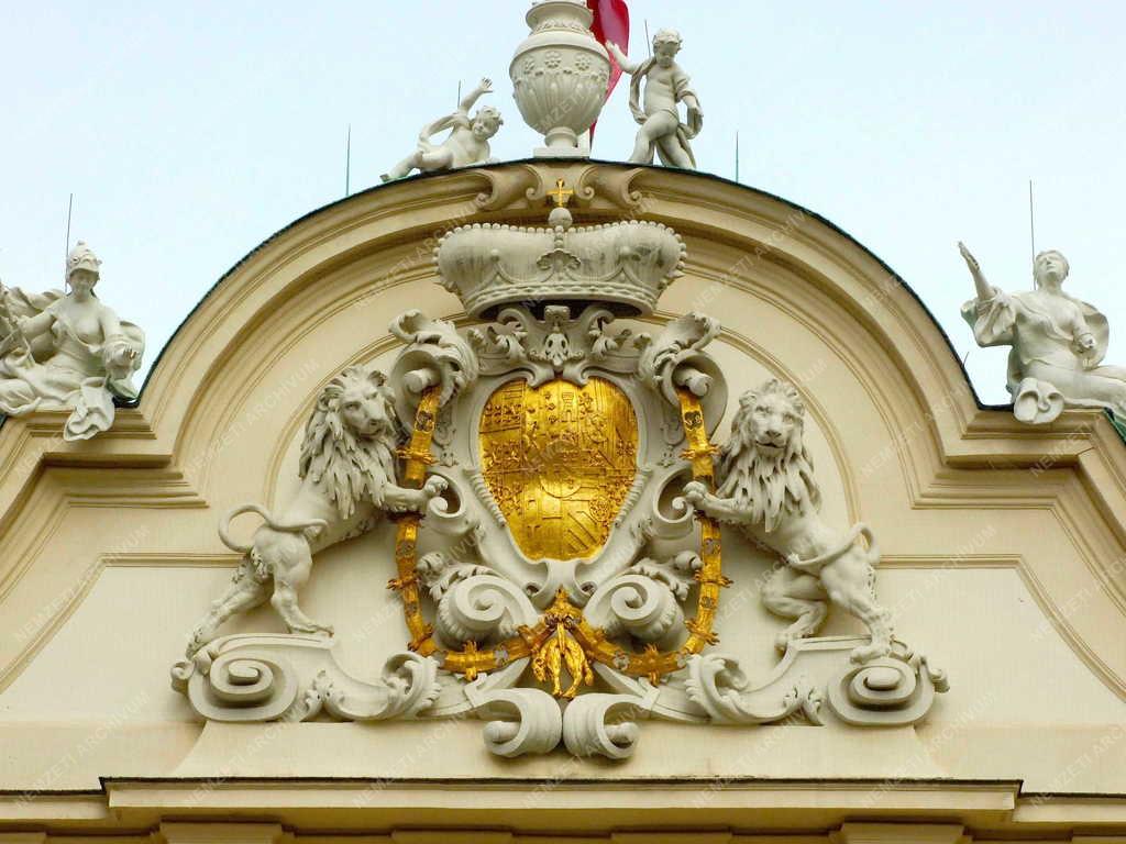 Táj, város - Ausztria -  Kastély - Címer