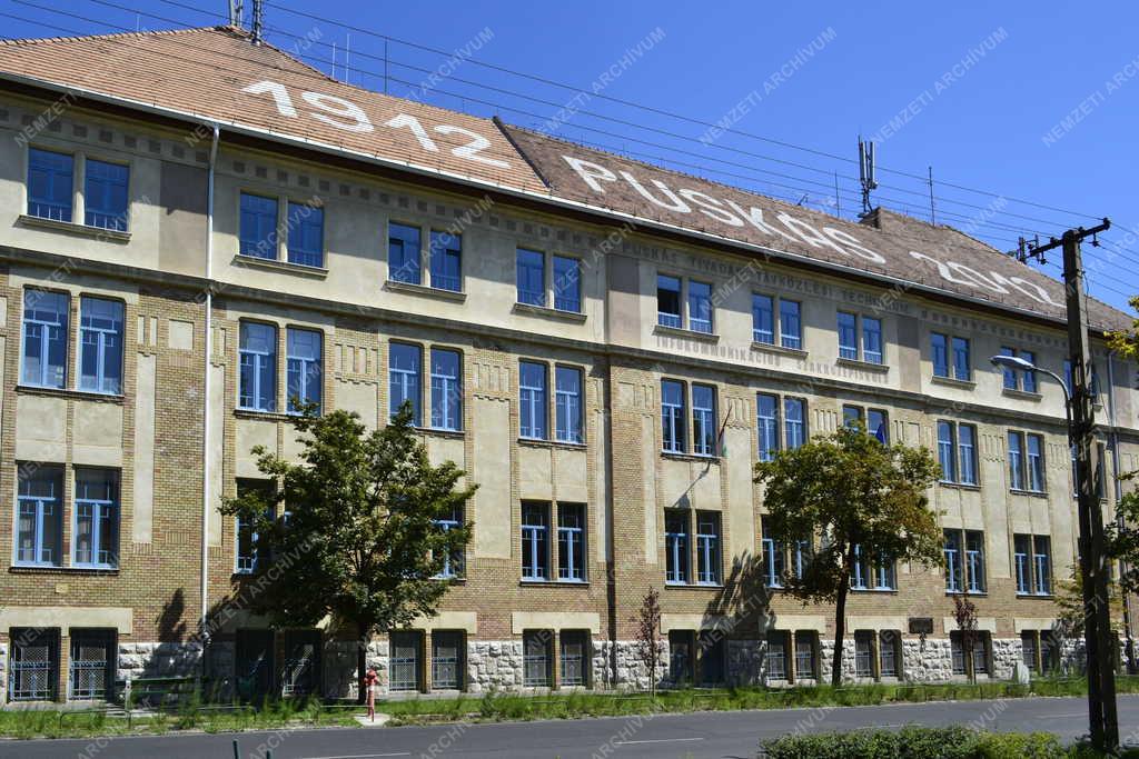 Épület - Budapest - Oktatási létesítmény