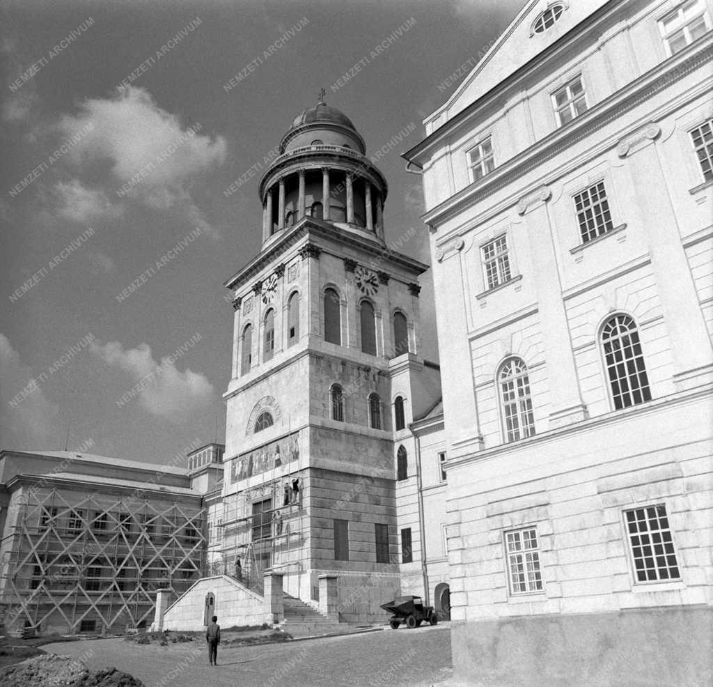 Egyház - Pannonhalmi Bencés Főapátság