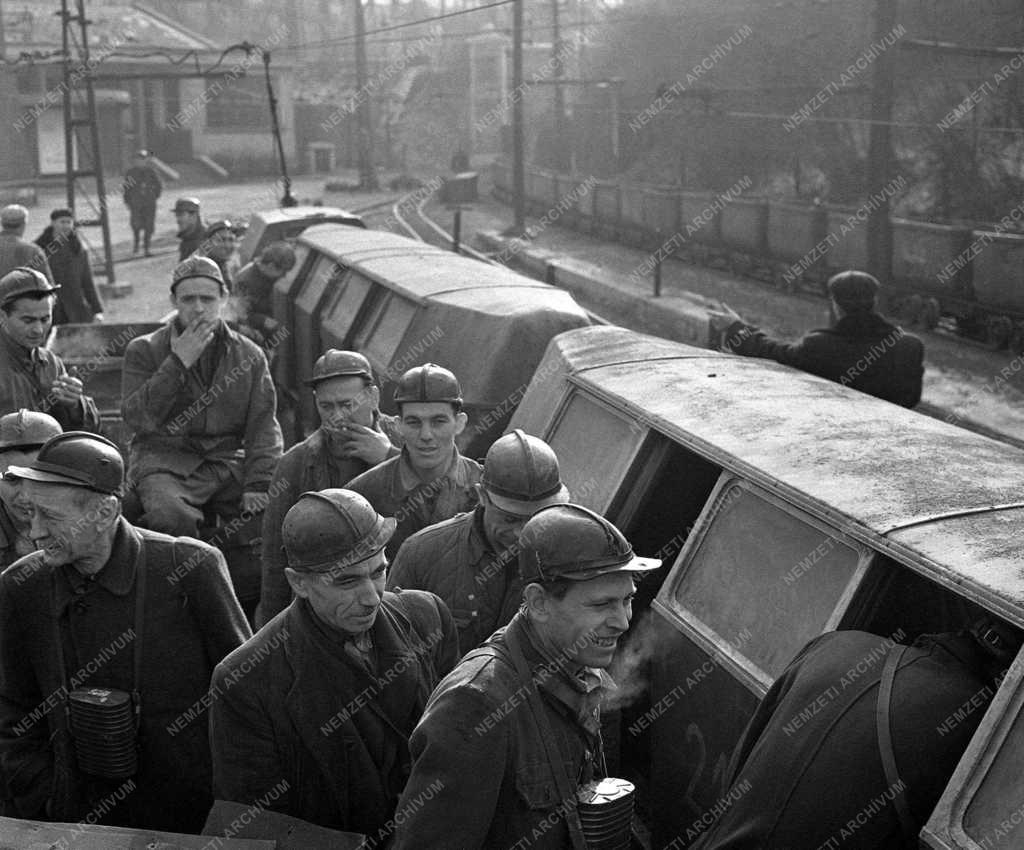 Vasárnapi műszak a dorogi bányákban 