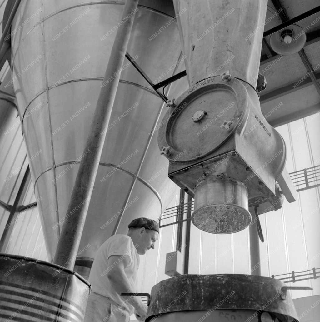 Mezőgazdaság - Phylaxia Állami Oltóanyagtermelő Intézet