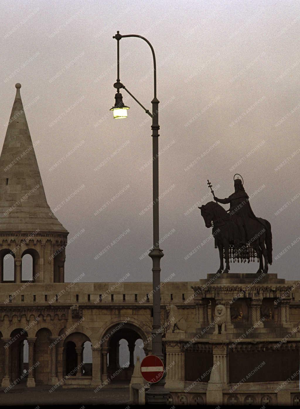 Városkép - Közmű - Budai Vár világítása