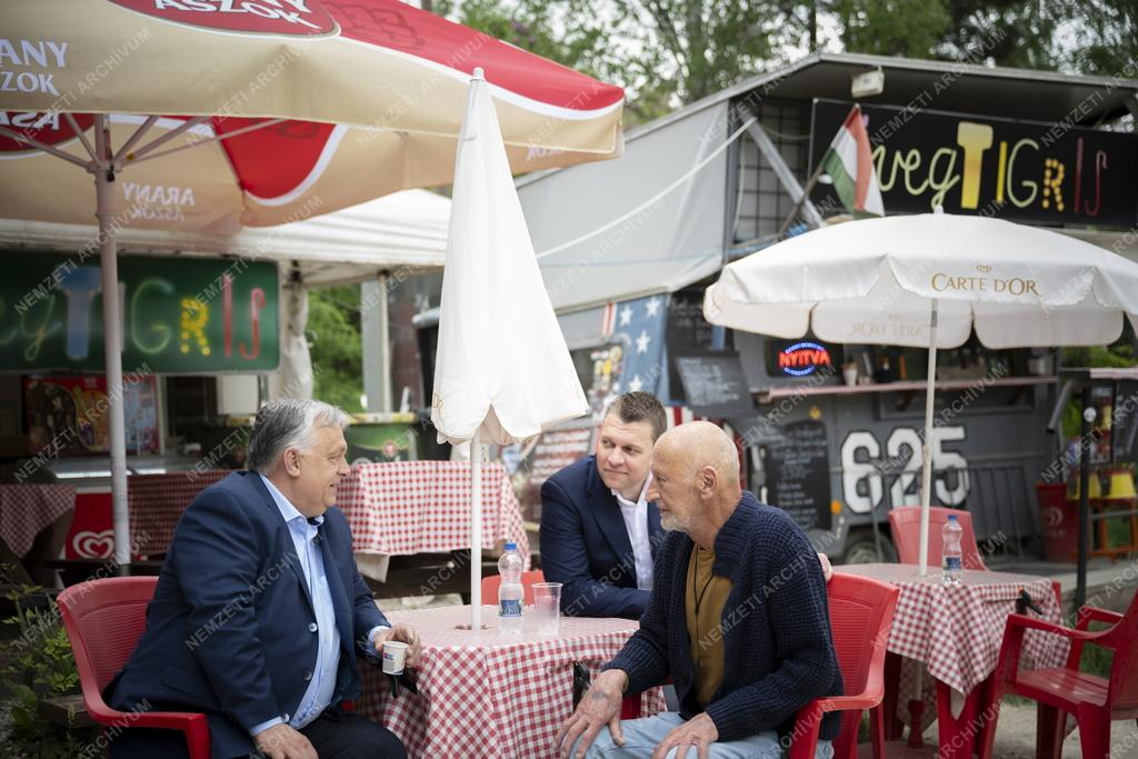 Voks 24 - Orbán Viktor országjáró kampánykörútja 