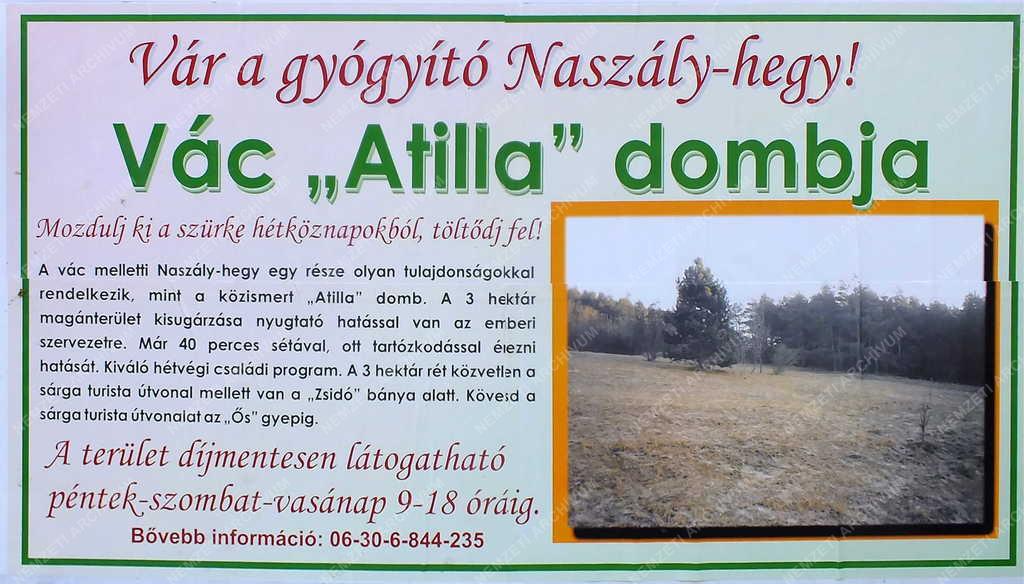 Tárgy - Vác - Utcai hirdetőtábla