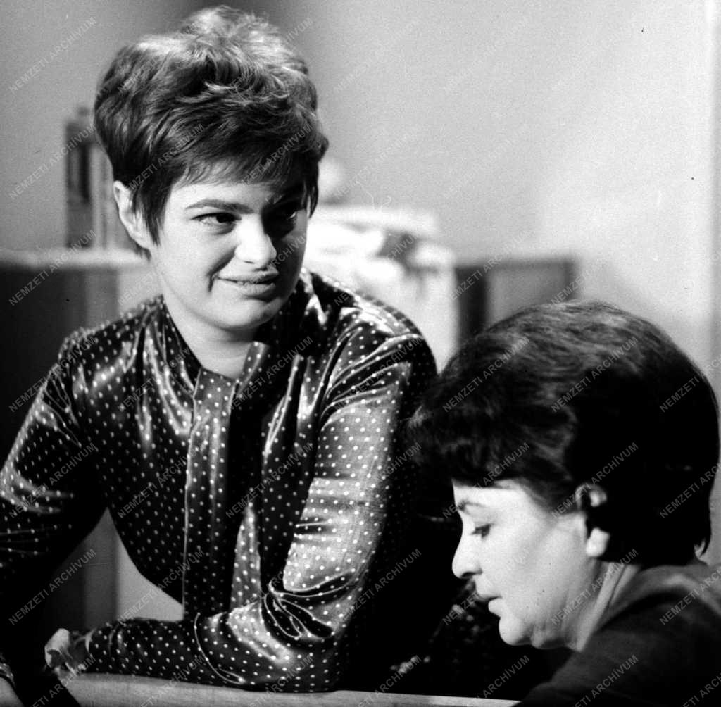 Mészáros Ági és leánya, a IV. éves főiskolai hallgató Voith Ágnes játssza Mészáros Gyula új filmjének két főszerepét