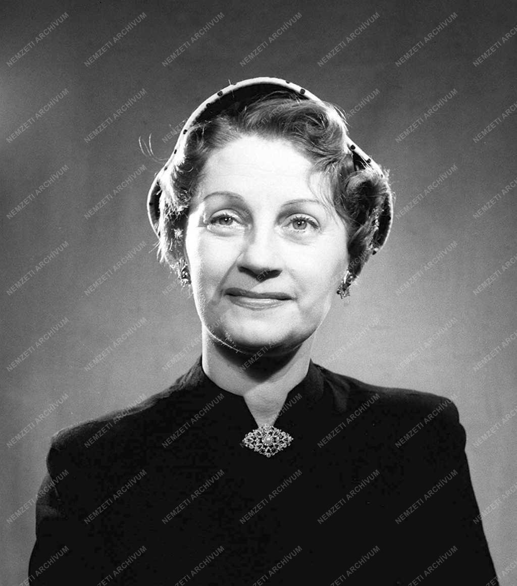 Orosz Júlia Kossuth-díjas operaénekes 