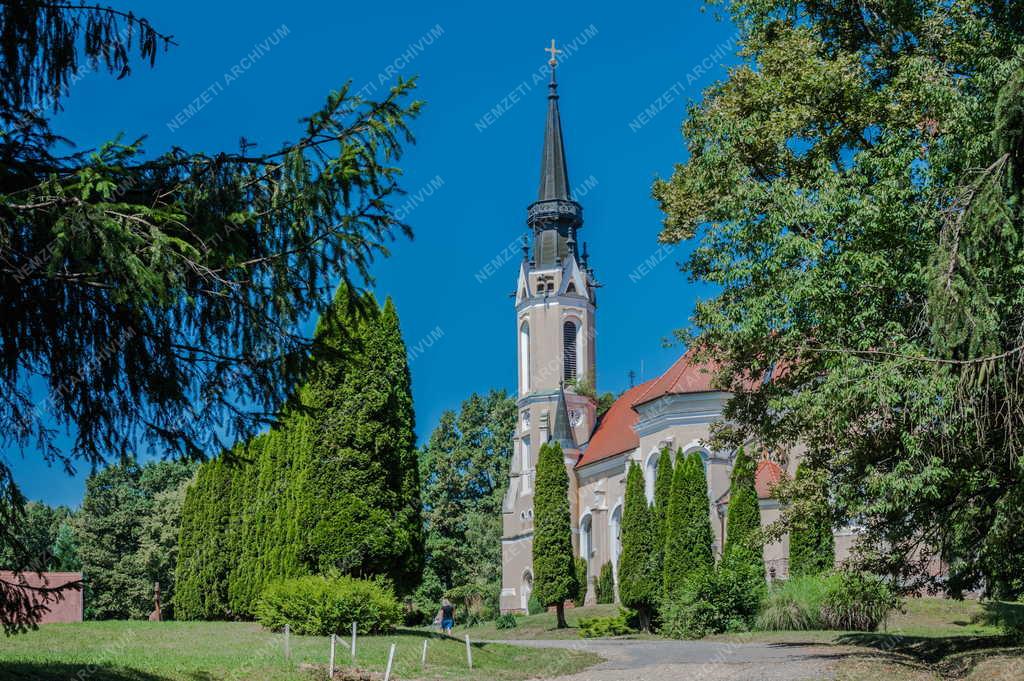 Egyház - Rönök - Szent Imre templom