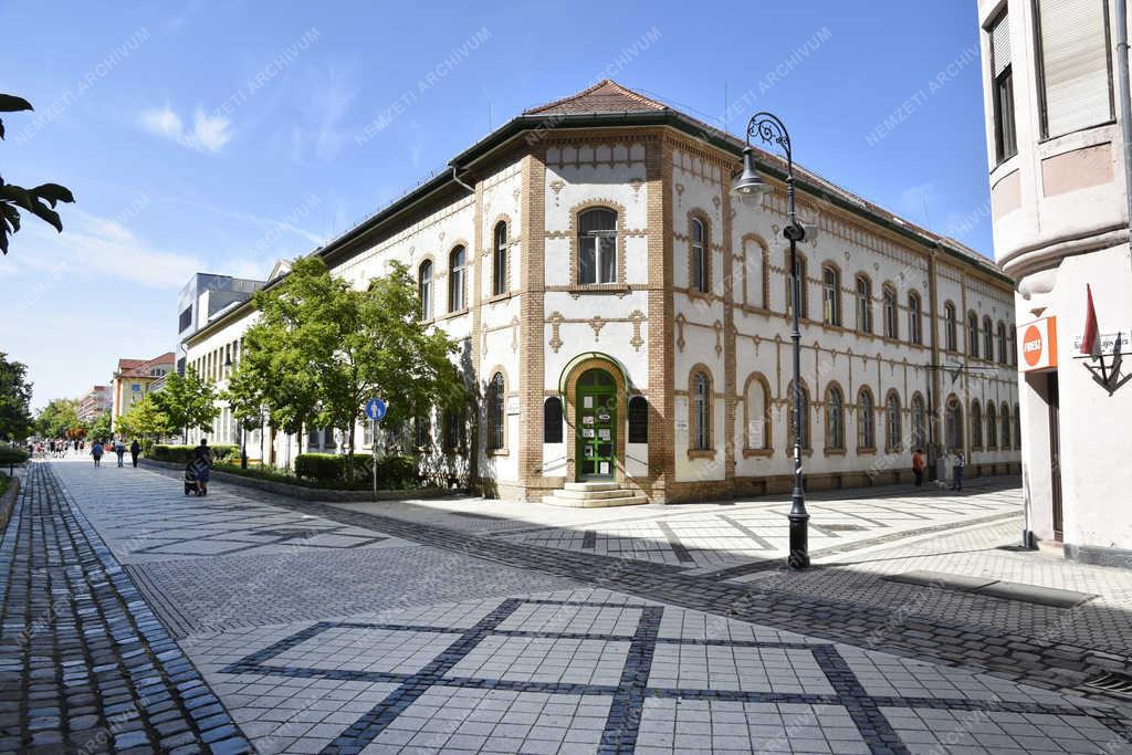 Városkép - Budapest - Erzsébet Királyné Szépészeti Szakgimnázium