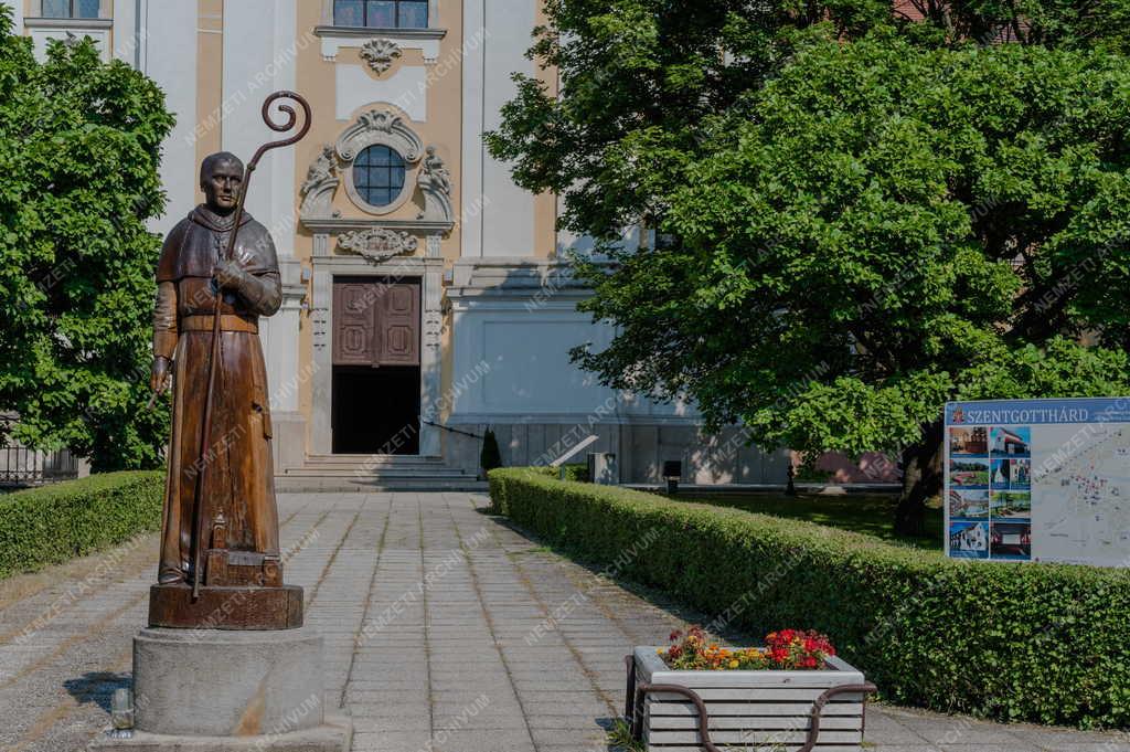 Kultúra - Szentgotthárd - Robert Leeb apát szobra