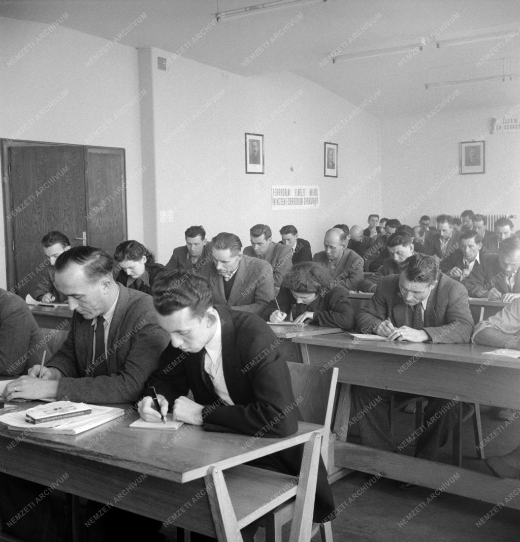 Oktatás - A Bányász Szakszervezet iskolája