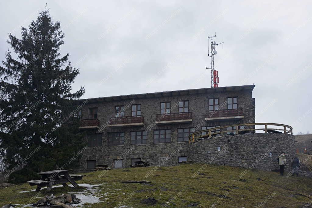 Épület - Nagy-Hideg-hegy - A Nagy-Hideg-hegyi turistaház