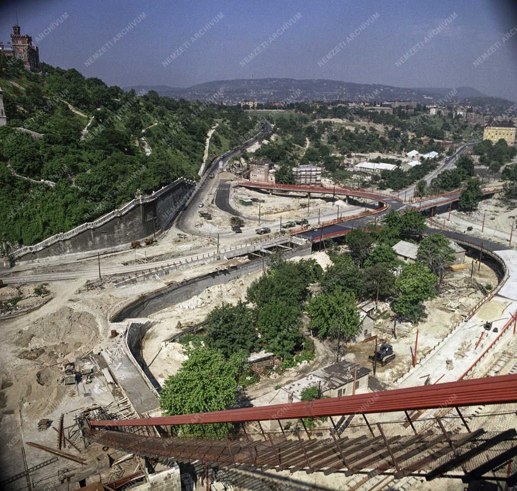 Építkezés - Épül az Erzsébet híd   