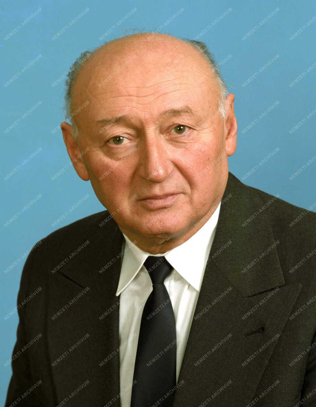 Belpolitika - Szakszervezet - Biszku Béla