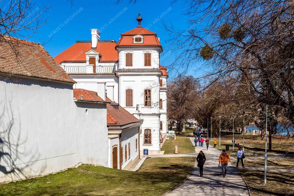 Városkép - Tata - Esterházy-kastély