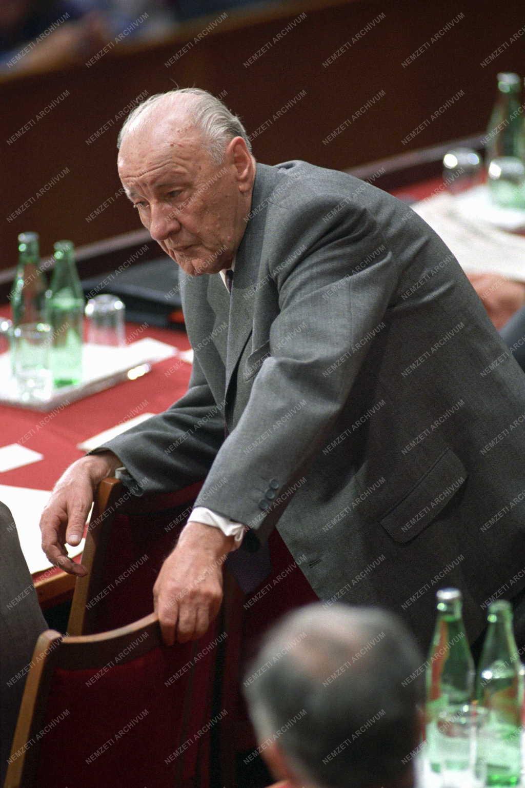 Belpolitika - Az MSZMP országos értekezlete