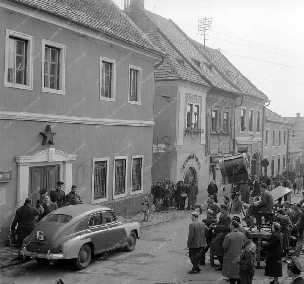 Filmforgatás - Arcnélküli város
