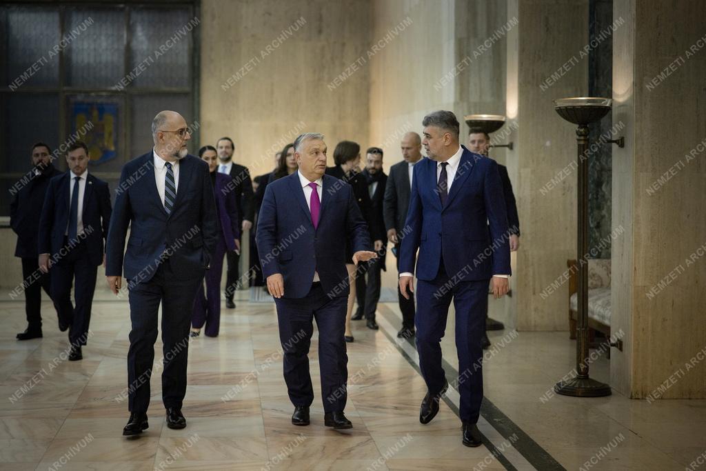 Orbán Viktor Bukarestben