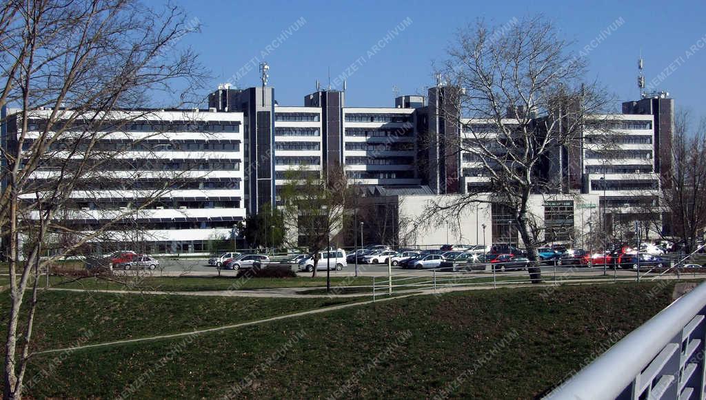 Városkép - Győr - A műszaki egyetem modern épületei