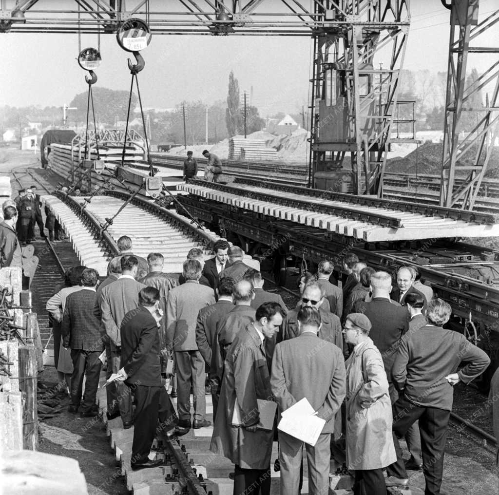 Közlekedés - Külkapcsolat - OSzZsD képviselői magyarországi vasútépítési bemutatón