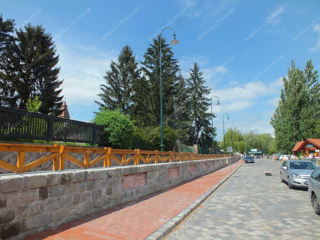 Árvízvédelem - Nagymaros - Új árvízvédelmi betonfal 