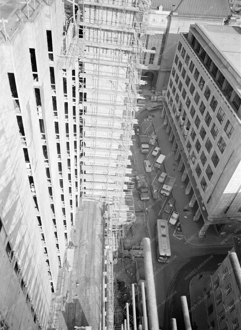 Városkép-életkép - Épül a Duna Intercontinental